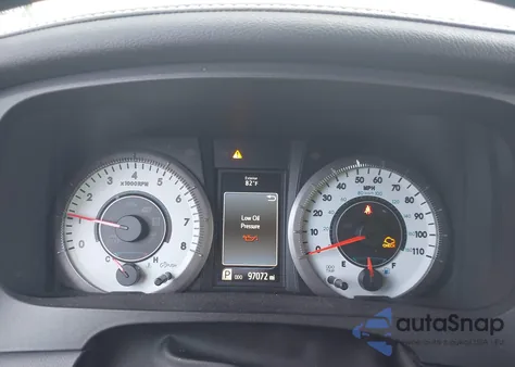 2017 Toyota Sienna Se Premium 8 Passenger z USA, uszkodzony, nr VIN 5TDXZ3DC4HS880185